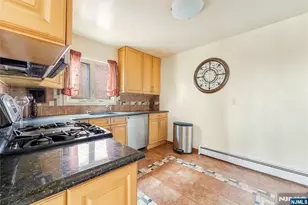 261 10th St, Palisades Park, NJ 07650 - Photo 17