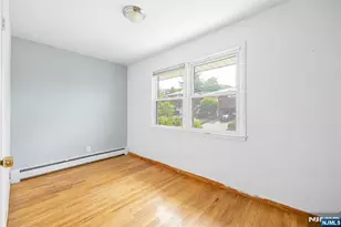 261 10th St, Palisades Park, NJ 07650 - Photo 15