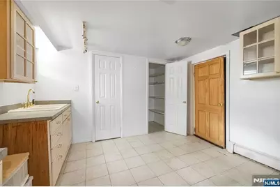 261 10th Street, Palisades Park, NJ 07650 - Photo 27