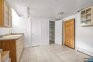 261 10th St, Palisades Park, NJ 07650 - Photo 27
