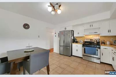 8 Cumbermeade Road, Fort Lee, NJ 07024 - Photo 5
