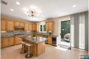 1152 Cumbermeade Rd, Fort Lee, NJ 07024 - Photo 19