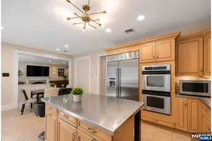 1152 Cumbermeade Rd, Fort Lee, NJ 07024 - Photo 17