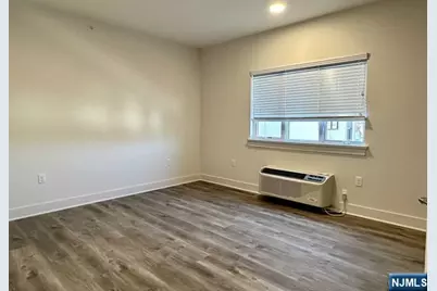 205-211 Stuyvesant Avenue 302 #302, Lyndhurst Township, NJ 07071 - Photo 7