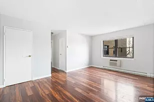 300 Lookout Ave C4, Hackensack, NJ 07601 - Photo 3