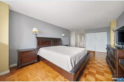 2100 Linwood Avenue 19V #19V, Fort Lee, NJ 07024 - Photo 13