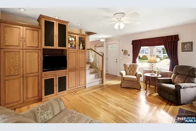 156 Larch Avenue, Teaneck Township, NJ 07666 - Photo 9