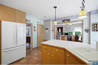 156 Larch Avenue, Teaneck Township, NJ 07666 - Photo 15