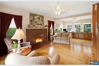 156 Larch Avenue, Teaneck Township, NJ 07666 - Photo 5