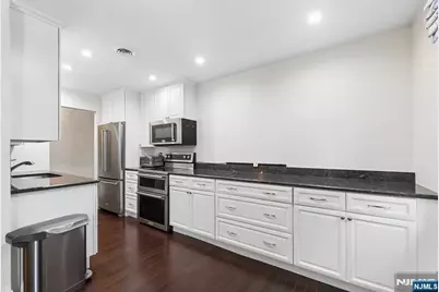 364 Ridgewood Avenue 3 #3, Ridgewood, NJ 07450 - Photo 9