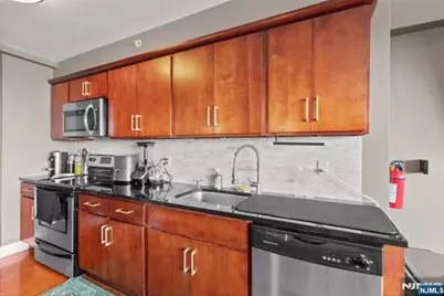 60 Parkway Drive 12A #12A, East Orange, NJ 07017 - Photo 11
