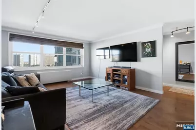 2000 Linwood Avenue 15P #15P, Fort Lee, NJ 07024 - Photo 3