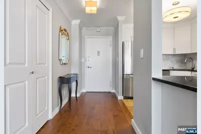 2000 Linwood Avenue 15P #15P, Fort Lee, NJ 07024 - Photo 11