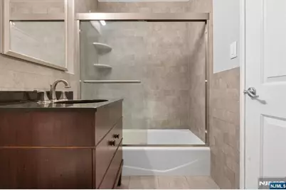 2000 Linwood Avenue 15P #15P, Fort Lee, NJ 07024 - Photo 5