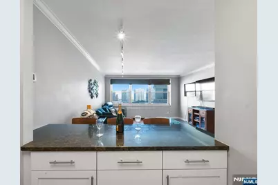 2000 Linwood Avenue 15P #15P, Fort Lee, NJ 07024 - Photo 9