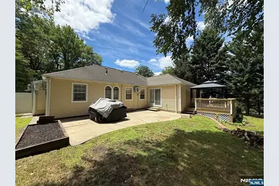 274 Elm Avenue, Hackensack, NJ 07601 - Photo 3