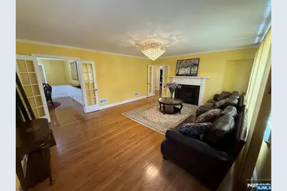 274 Elm Avenue, Hackensack, NJ 07601 - Photo 13