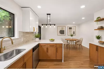261 Sunset Key, Secaucus, NJ 07094 - Photo 15