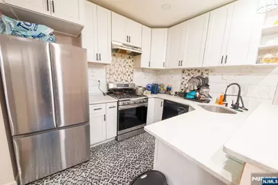 136 North Street, Jersey City, NJ 07307 - Photo 11