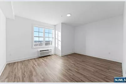 520 Cliff Street 307 #307, Fairview, NJ 07022 - Photo 7