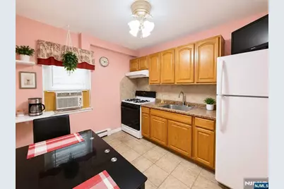 725 Joralemon Street 31 #31, Belleville, NJ 07109 - Photo 3