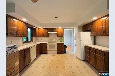 870 Ridgewood Avenue, Oradell, NJ 07649 - Photo 11