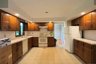 870 Ridgewood Ave, Oradell, NJ 07649 - Photo 11