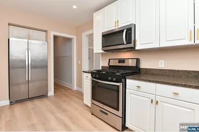 420 Carmita Avenue 1 #1, Rutherford, NJ 07070 - Photo 17