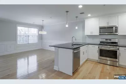 2-48 Grove Avenue 4 #4, Cedar Grove, NJ 07009 - Photo 5
