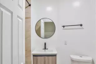 22 Edwin Pl, Newark, NJ 07112 - Photo 17