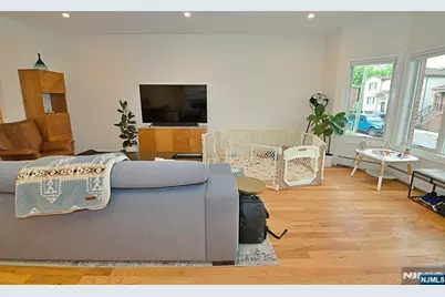 2408 Hammett Avenue, Fort Lee, NJ 07024 - Photo 9