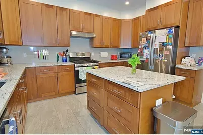 2408 Hammett Avenue, Fort Lee, NJ 07024 - Photo 3