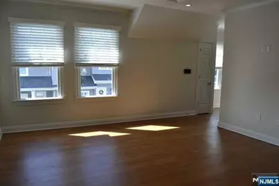 201-205 Franklin Avenue 201E #201E, Midland Park, NJ 07432 - Photo 11