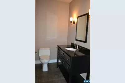 201-205 Franklin Avenue 201E #201E, Midland Park, NJ 07432 - Photo 9