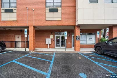9252 Kennedy Boulevard 204 #204, North Bergen, NJ 07047 - Photo 3