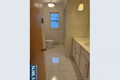 244 Summit Avenue 2 #2, Lyndhurst Township, NJ 07071 - Photo 9