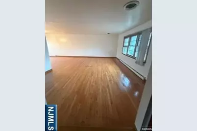 244 Summit Avenue 2 #2, Lyndhurst Township, NJ 07071 - Photo 5
