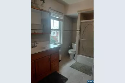 701 Grove Avenue, Cliffside Park, NJ 07010 - Photo 7