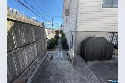 89 Bergen Avenue, Kearny, NJ 07032 - Photo 5