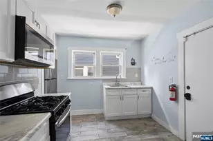 17 Cottage Pl, East Orange, NJ 07017 - Photo 7