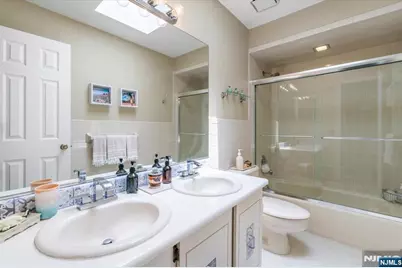 329 Glenwood Avenue, Leonia, NJ 07605 - Photo 17