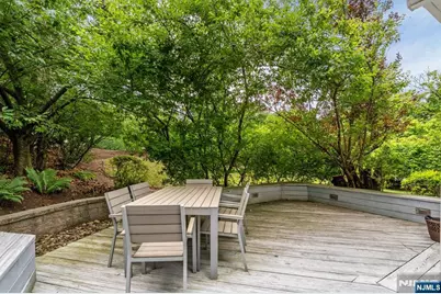 329 Glenwood Avenue, Leonia, NJ 07605 - Photo 33