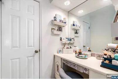 329 Glenwood Avenue, Leonia, NJ 07605 - Photo 29