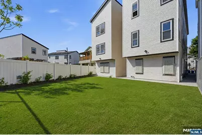 26 Parkhurst Street, Newark, NJ 07114 - Photo 5