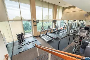 3 Horizon 1007, Fort Lee, NJ 07024 - Photo 17