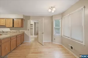 28 Amherst, Wayne, NJ 07470 - Photo 9