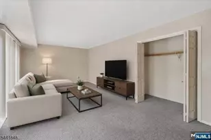 28 Amherst, Wayne, NJ 07470 - Photo 3