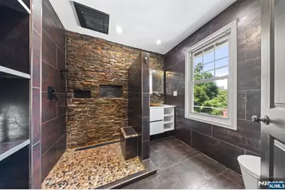 252 Passaic Avenue, Hasbrouck Heights, NJ 07604 - Photo 11