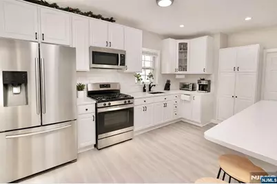 11 Insley Avenue, Rutherford, NJ 07070 - Photo 3