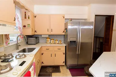 765 Grove Street, Rahway, NJ 07065 - Photo 9